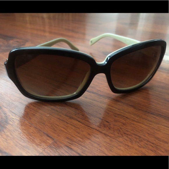 CHANEL Sunglasses - Picture 3 of 12